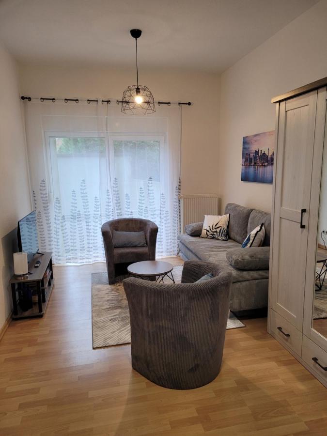 Wohnung In Oberhausen: Zentral & Ruhig, Eigener Eingang Oberhausen  Exterior foto